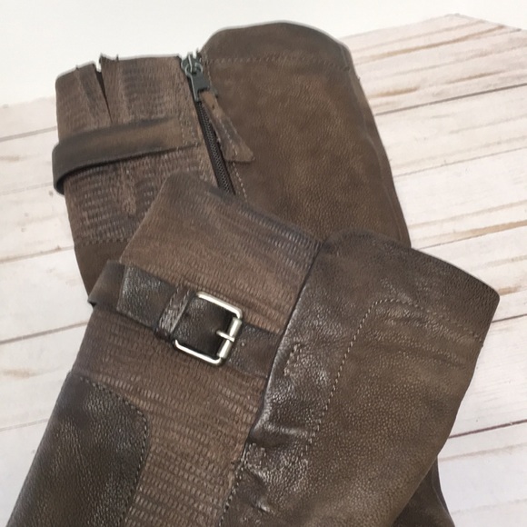 Brown leather boot - Picture 14 of 14